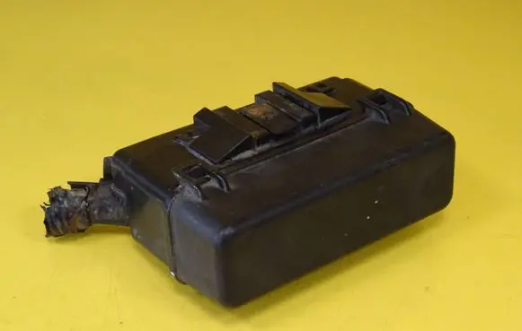 Suzuki Swift I Fuse module