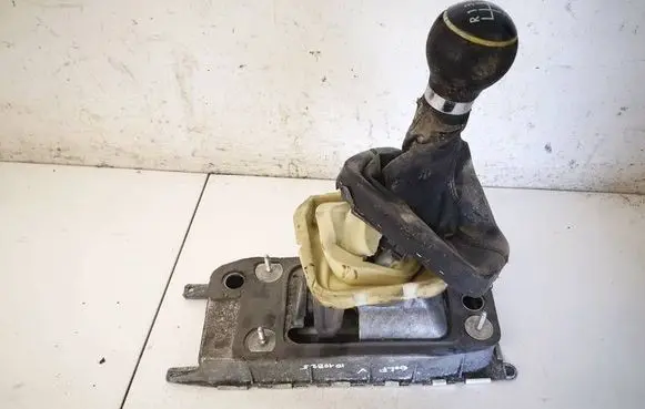 Volkswagen Jetta V Gear shifter/selector 1K0711061A