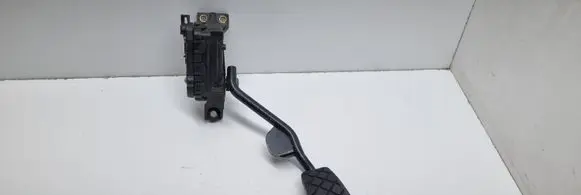 Volkswagen PASSAT B5 Accelerator throttle pedal 8D2721523