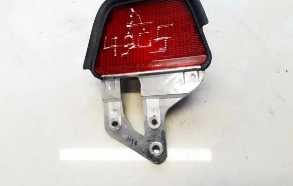 Third/center stoplight