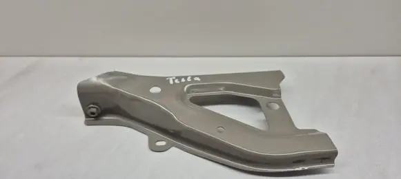 Tesla Model Y Fender mounting bracket 