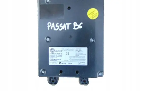 Volkswagen PASSAT B6 Bluetooth control unit module 1K8035730C