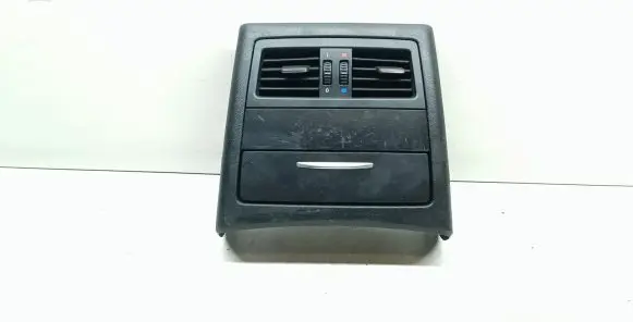 Rear air vent grill