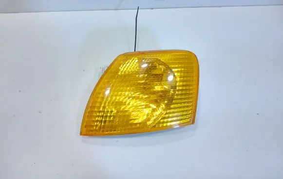 Volkswagen PASSAT B5.5 Front indicator light 3B0953049