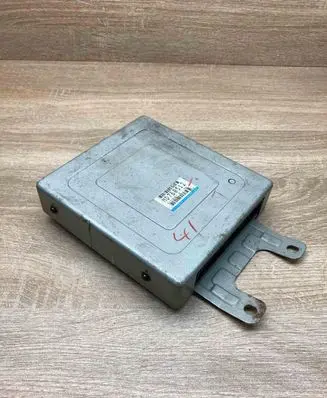 Mitsubishi Colt Engine control unit/module ECU MD760512 G1T17477E