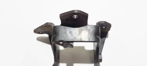 Hyundai Sonata Engine mounting bracket