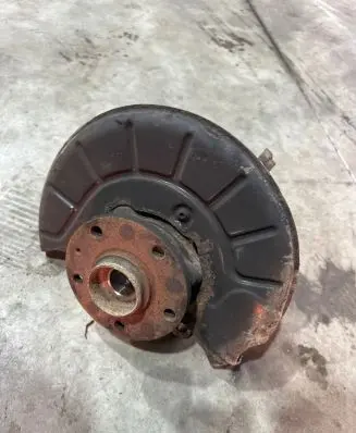Volkswagen Golf VI Front wheel hub