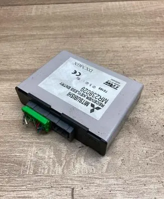 Mitsubishi Carisma Comfort/convenience module MR238029