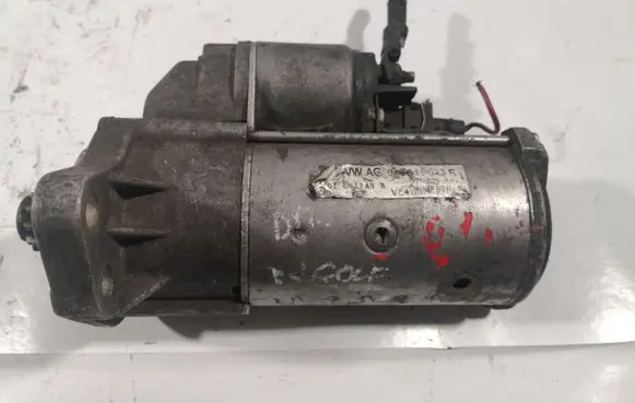 Volkswagen Golf III Starter motor 020911025R