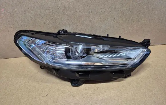 Ford Mondeo MK V Headlight/headlamp ES7313D154AL 89915888