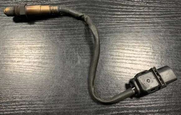 BMW 5 E60 E61 Lambda probe sensor 1928404682