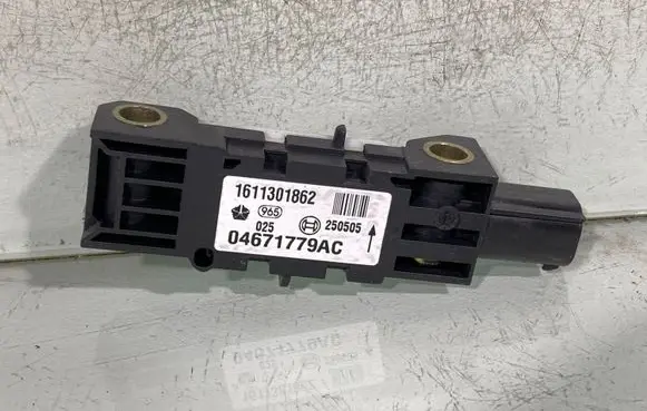 Jeep Grand Cherokee (WK) Airbag deployment crash/impact sensor 04671779ac