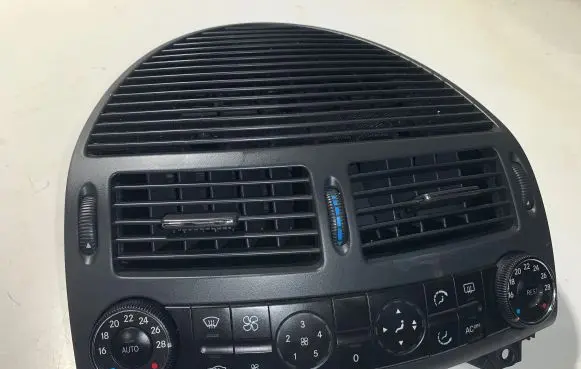 Mercedes-Benz E W211 Climate control unit 2118300385 00041002