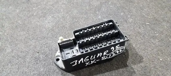 Jaguar XK8 - XKR Fuse box set ljb2800ca 518217005