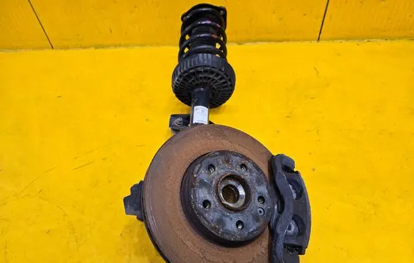 Mercedes-Benz Vito Viano W447 Front wheel hub spindle knuckle A4473203300