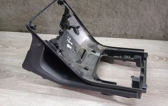 Volvo V70 Center console 30672331