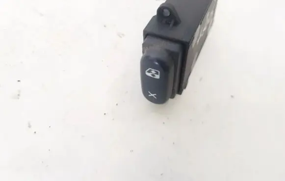 Renault Megane I Central locking switch button 7700430215