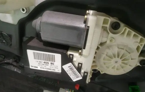 Peugeot 807 Front door window regulator motor 1488740080