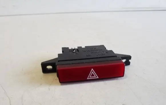 Honda CR-V Hazard light switch M52684