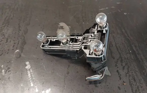 Volkswagen PASSAT B5 Tail light bulb cover holder 3B9945257
