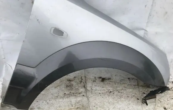 KIA Sorento Front arch trim 