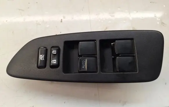 Toyota Auris 150 Electric window control switch 8482002210 7423202550