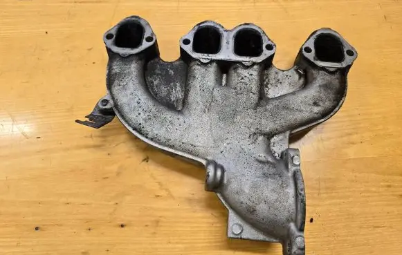 Volkswagen Caddy Intake manifold 03G129713K