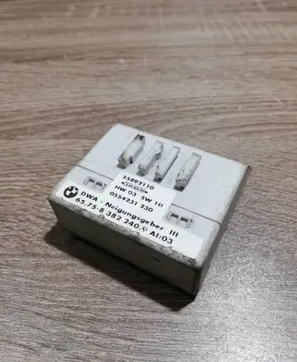 BMW X5 E53 Alarm relay 8382240 65758382240