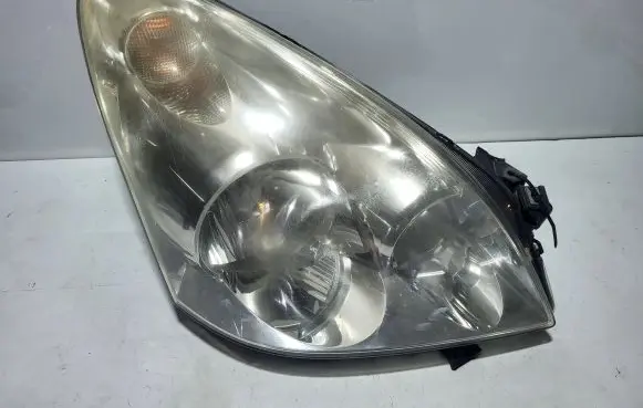 Toyota Corolla Verso AR10 Headlight/headlamp HB412V51 3124