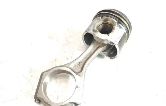 Piston with connecting rod