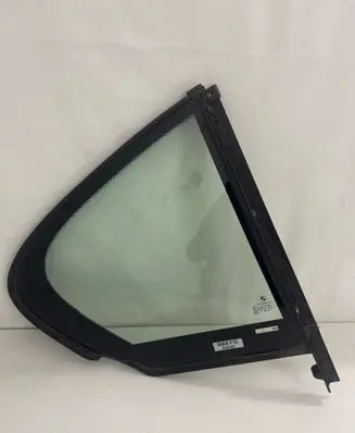 BMW 5 F10 F11 Rear vent window glass 7311246