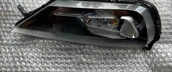 Volvo XC60 Front fog light 32337365R 32337365