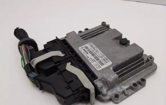 Ford Focus Engine control unit/module CV6112A650YH CV6A12B684BB