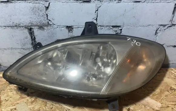 Mercedes-Benz Vito Viano W639 Headlight/headlamp 24670300