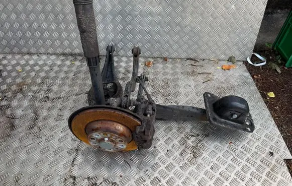 Volkswagen Tiguan Rear wheel hub spindle/knuckle