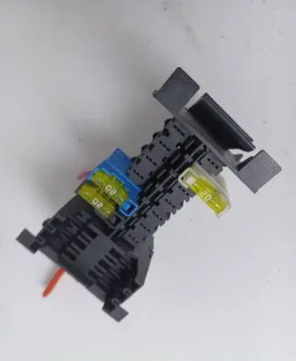 Mercedes-Benz E C207 W207 Fuse module A2045400150