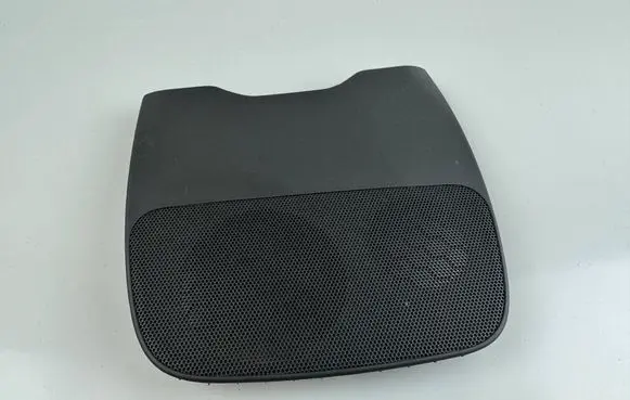 Hyundai Santa Fe Dash center speaker trim cover 84715S1700