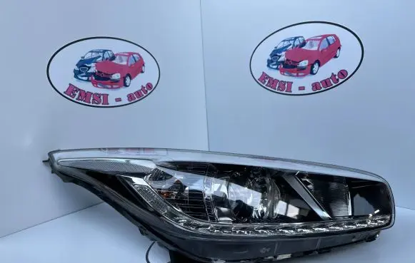 KIA Ceed Headlight/headlamp 92102A2220 R009B22ZZ2R R009B222Z2R