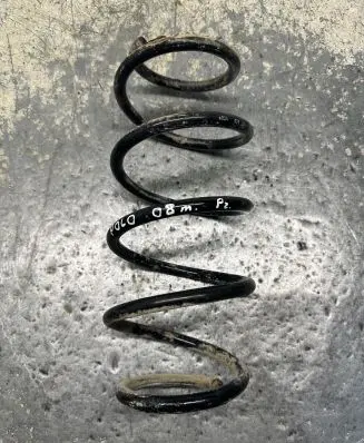 Volkswagen Polo IV 9N3 Front coil spring