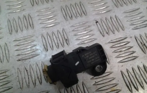 Opel Insignia A Exhaust gas pressure sensor 55568175 0281006077