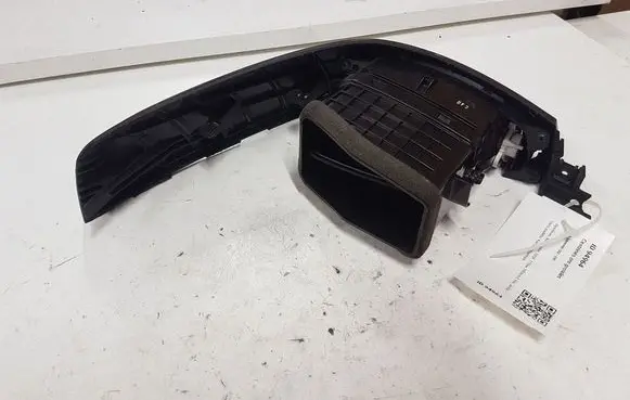 KIA Sorento Dash center air vent grill 974303E500
