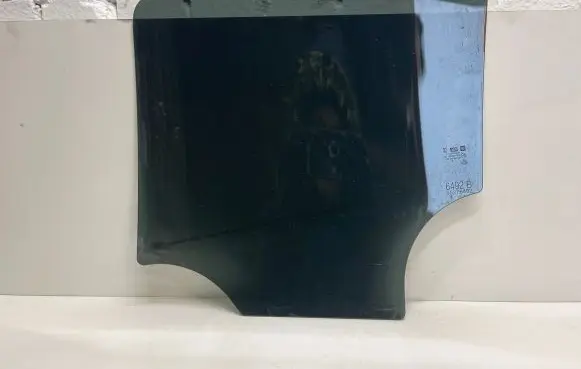 Buick Encore I Rear windscreen/windshield window 43R000387 DOT748AS3M55