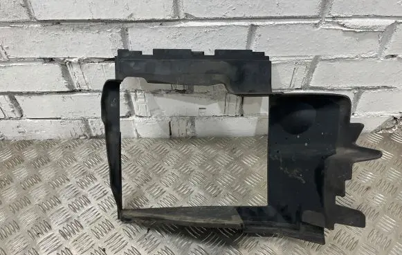 Audi Q7 4L Intercooler air channel guide 4L0117336F