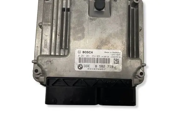 BMW 5 F10 F11 Engine control unit/module 8582719 0281031354 031672057