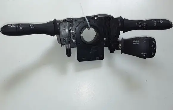 Renault Kadjar Wiper turn signal indicator stalk/switch 8341RC