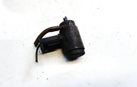 Volkswagen New Beetle Windscreen/windshield washer pump 010536