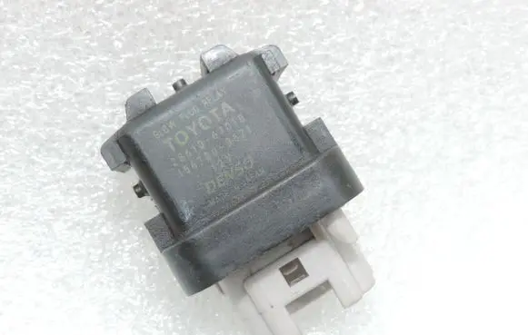 Toyota Auris 150 Glow plug pre-heat relay 2860126030