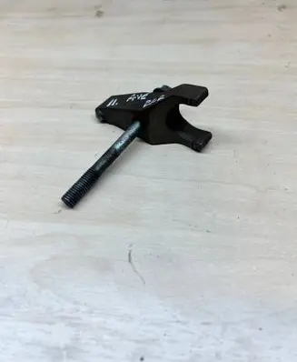 Toyota Avensis T270 Fuel Injector clamp holder 