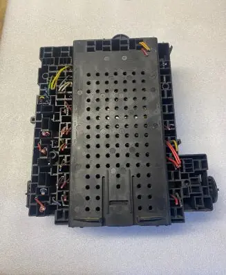 Volvo V70 Relay mounting block 08696040 000002777928 03W414