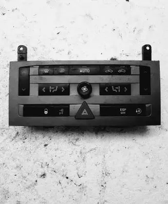 Peugeot 407 Climate control unit 96470290